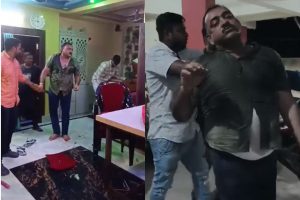 কারখানায় ভাঙচুর, তোলাবাজি! কাঁচরাপাড়ার পলাতক প্রধানকে ধরে গণপিটুনি জনতার