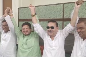 মমতাকে ছাড়লেন মদনও! ঋতব্রতের পাশে বসে ‘কালীঘাট তৃণমূলে’র সব পদ থেকে ইস্তফা