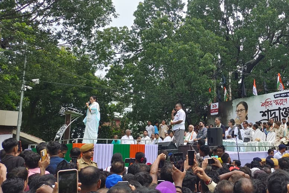 Mamata Banerjee remains tight-lipped about the Commission report on 21sy july