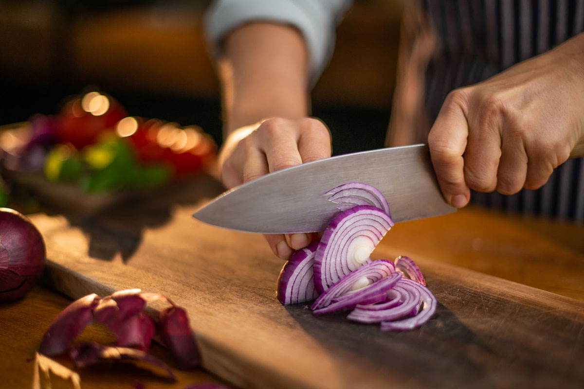 Body Odour Causes: Discover foods that worsen sweat smell