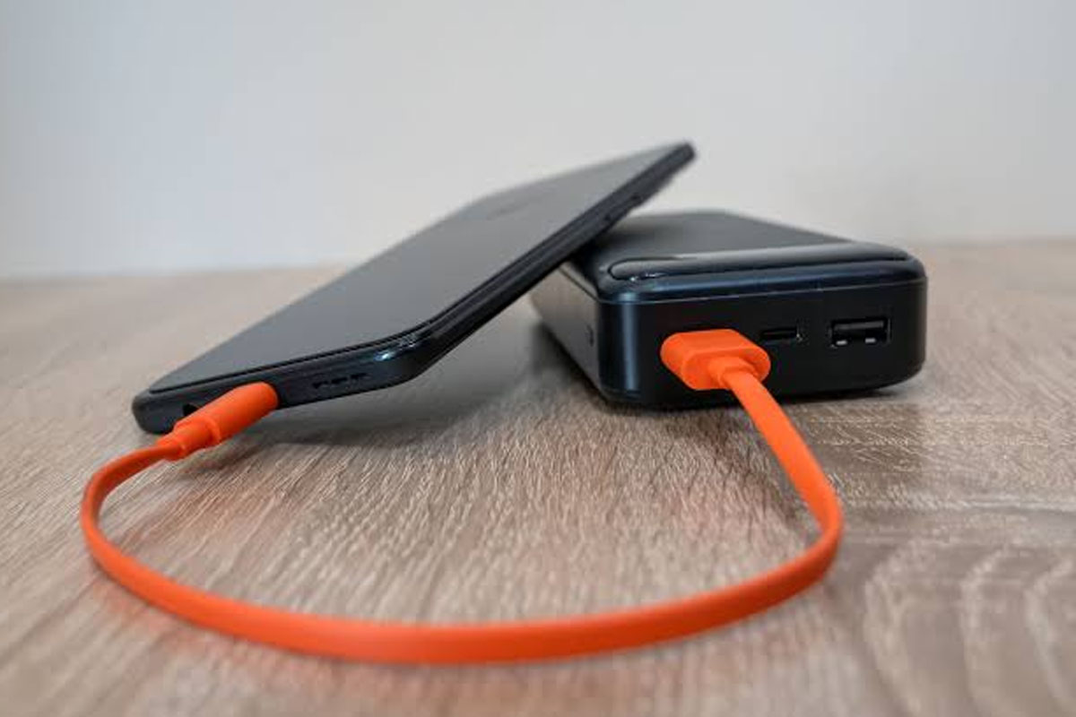 youtuber power bank explosion safety tips
