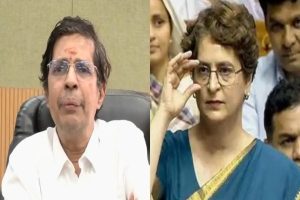 আইআইটি ডিরেক্টরকে ‘গোমূত্র বিশেষজ্ঞ’ বলে কটাক্ষ, প্রিয়াঙ্কাকে পালটা তোপ ২০০ শিক্ষাবিদের