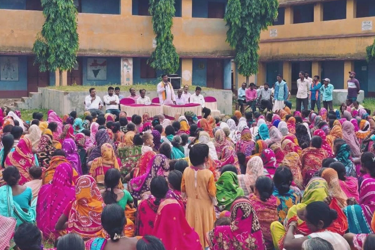 সমাজ বদলাতে পারেন মহিলারাই! বাল্যবিবাহ, পণপ্রথা, নেশা রুখতে পুরুলিয়ায় ‘মাতৃশক্তি’ বিজেপির