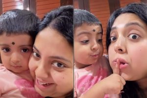 ভাই কী বলে ডাকছে? আধো আধো শব্দে মাকে জানাল কৃষভি! আদুরে ভিডিও শেয়ার শ্রীময়ীর