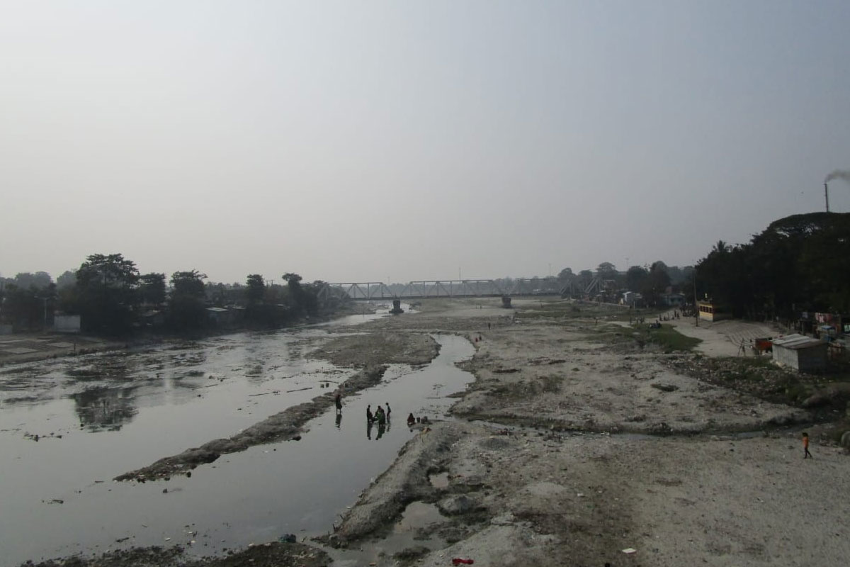 Illegal construction on river shoals in North Bengal
