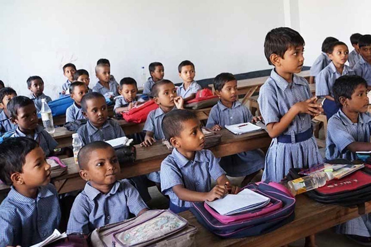 শিক্ষার মান যাচাইয়ে শিক্ষাদপ্তর, ক্লাস থ্রির খুদে মাতৃভাষা পড়তে-লিখতে না পারলে শাস্তি হবে শিক্ষকের!