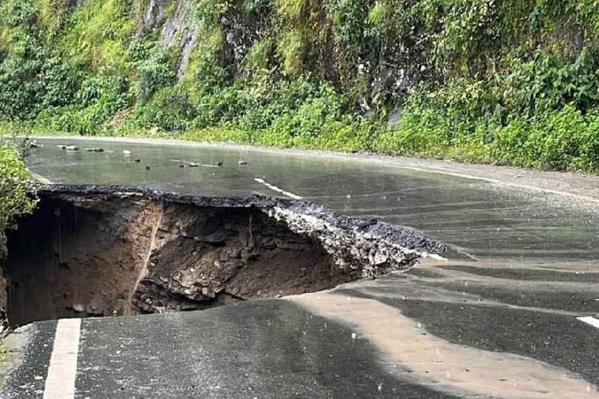 ধসে বিধ্বস্ত রাস্তা, ৩ দিন বন্ধ থাকছে শিলিগুড়ি-সিকিম ১০ জাতীয় সড়ক
