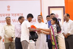 ১০০ জন নিট কৃতীকে সংবর্ধনা মুখ্যমন্ত্রীর, আগামীর চিকিৎসকদের জন্য কী ঘোষণা শুভেন্দুর?