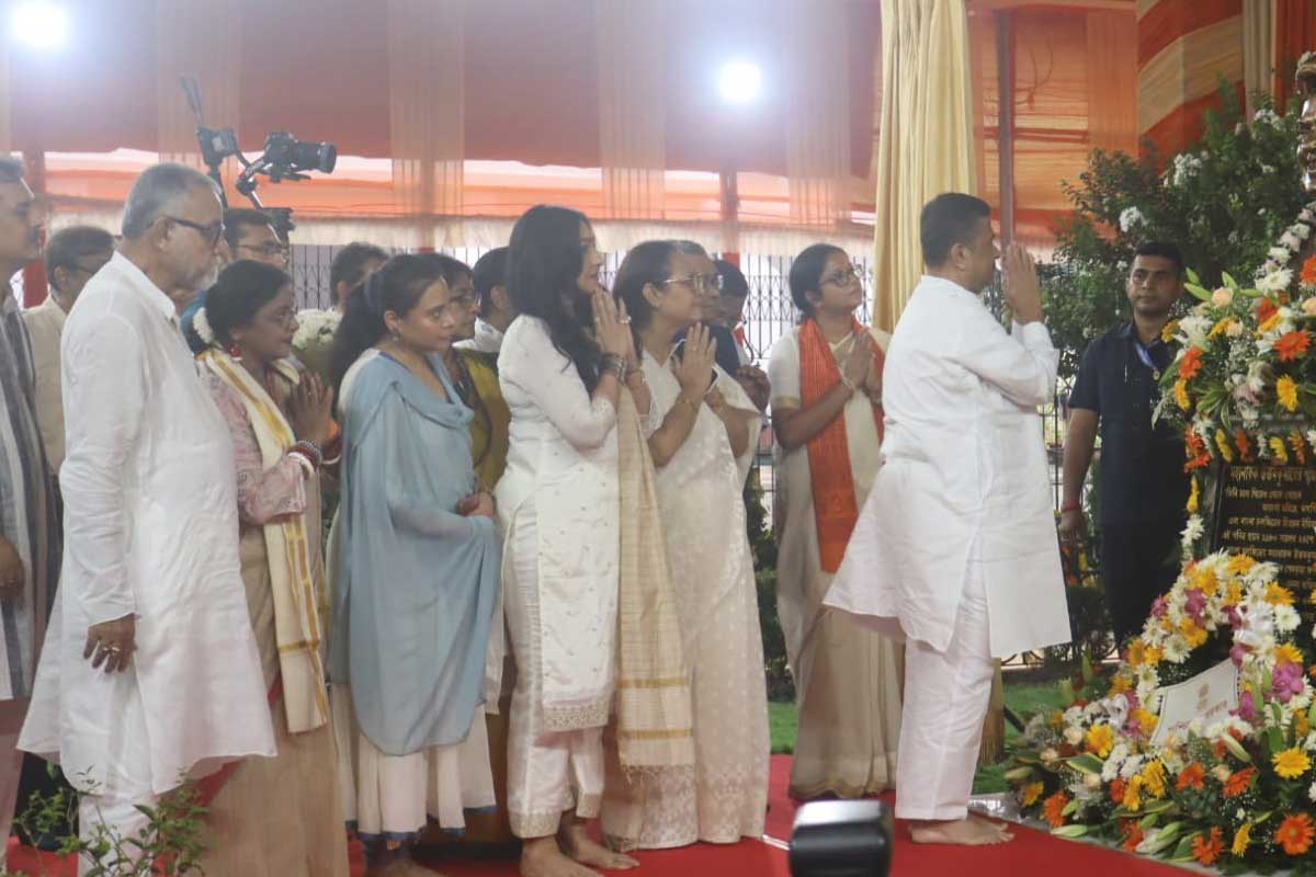 Suvendu Adhikari announces Uttam Kumar Film Centre after statue unveiling.