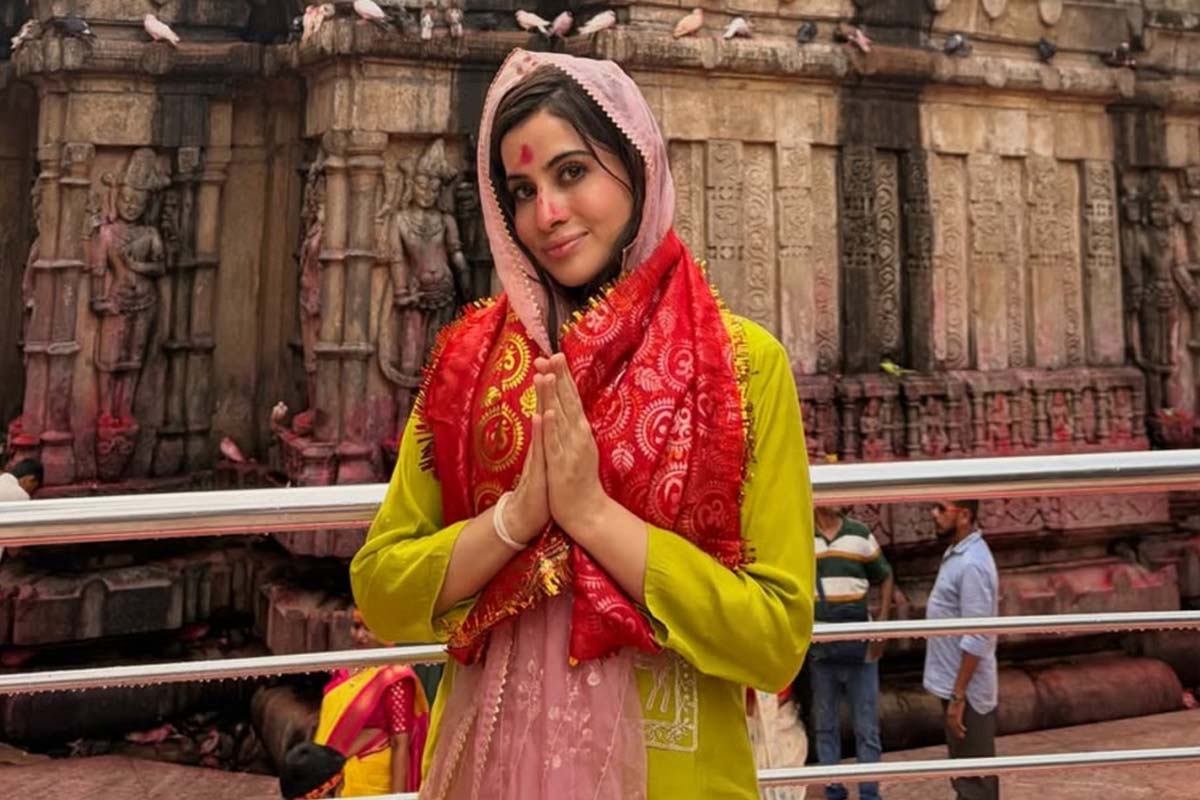 Urfi Javed visits Kamakhya Temple amid religion change rumours