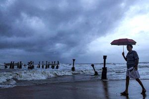 বঙ্গোপসাগরে নিম্নচাপের ভ্রুকূটি! কলকাতা-সহ দক্ষিণবঙ্গে ভারী বৃষ্টির পূর্বাভাস, জারি ফিশারম্যান অ্যালার্ট!