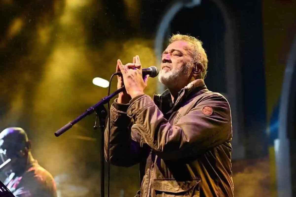 ‘মৃত্যুর জন্য প্রস্তুত, মারা গেলেই কবর দিও’, কনসার্টের মাঝে কেন বললেন লাকি আলি?