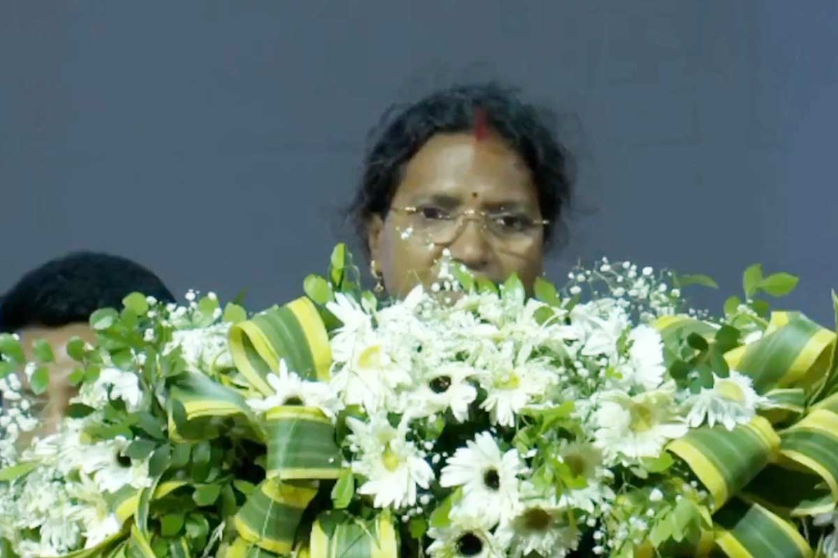 ‘এখনও মেয়ের সঙ্গে রাতটা কাটে’, দ্বিতীয় মৃত্যুবার্ষিকীতে চোখের জলে অভয়াকে স্মরণ মায়ের