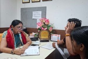 ‘সতর্ক করছি, শুধরে যান’, রাস্তায় বালি-পাথর ফেলা নিয়ে হুঁশিয়ারি অগ্নিমিত্রার, হবে জরিমানাও!