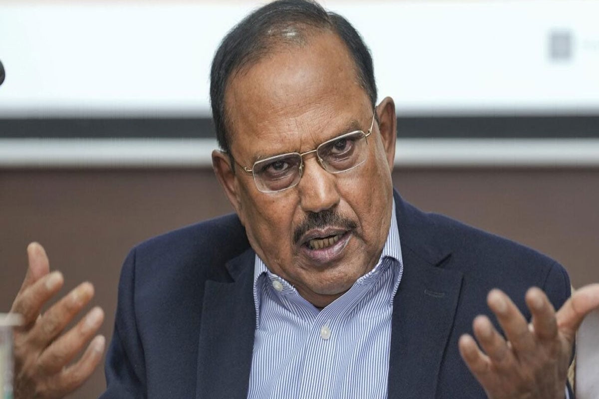 ‘এদেশের উদারতা ও সহনশীলতাকে দুর্বলতা ভাববেন না’, সিঁদুর-প্রসঙ্গ টেনে পাকিস্তানকে হুঁশিয়ারি ডোভালের