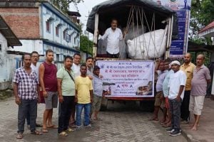 সেবাই পরম ধর্ম, অসমের বন্যাদুর্গতদের পাশে যাদবপুরের শ্রীশ্রী কৈবল্যধাম