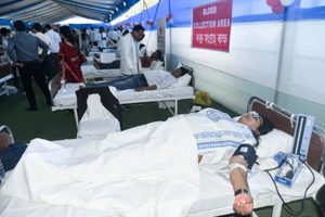 ভিনরাজ্যে দানের রক্ত পাচার! স্ক্যানারে ১১ ব্লাড ব্যাঙ্ক, তদন্ত কতদূর? রাজ্যের কাছে রিপোর্ট তলব হাই কোর্টের