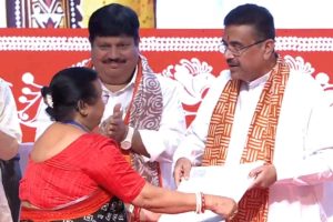 ‘নাগরিকত্ব কাড়তে নয়, দিতেই সিএএ’, ৩০০ মতুয়াকে সার্টিফিকেট দিয়ে তৃণমূলকে দুষলেন মুখ্যমন্ত্রী