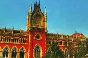 বিলবোর্ড বিতর্কে হস্তক্ষেপ করল না আদালত, ‘খুলেই তো ফেলা হয়েছে’ বলল হাই কোর্ট