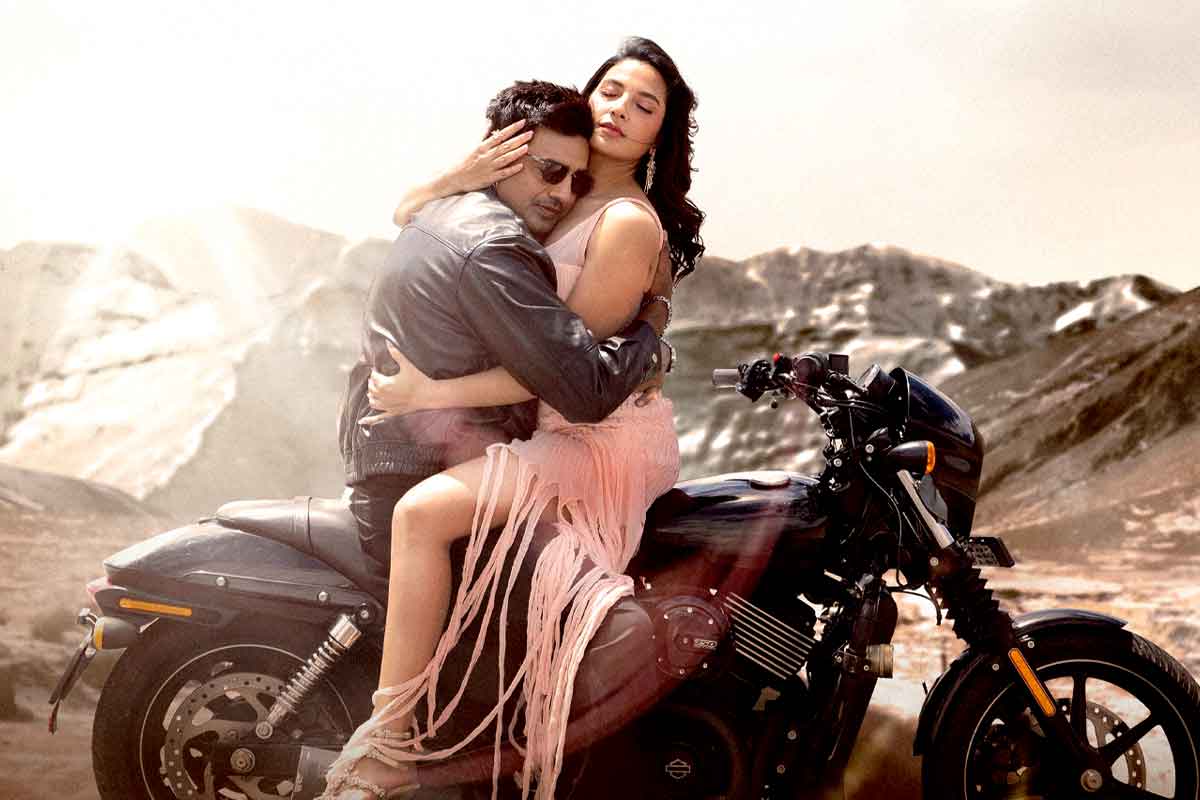 ‘যতই আসুক বাধা, তোমায়-আমায় করা যাবে না আলাদা’, শুভশ্রীকে আগলে অতীত প্রেম উসকালেন দেব!