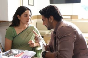 ‘আমার চোখে নিজেকে খুঁজে দেখ, আগের মতোই…’, ‘ফ্যামিলি টাইমে’র মাঝেও শুভশ্রীকে মিস করছেন দেব!
