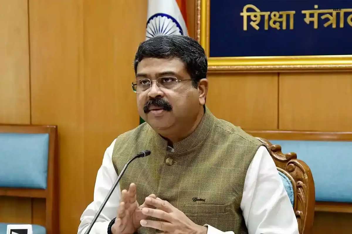 ইস্তফার ২ সপ্তাহ পার, কেন পদত্যাগ ধর্মেন্দ্রর? ‘ফাঁস’ করলেন আসল কারণ