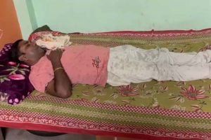 ক্ষমতা গেলেও যায়নি দম্ভ, তোলার টাকা না দেওয়ায় অ্যাম্বুল্যান্স চালককে ‘মার’ তৃণমূল নেতার!