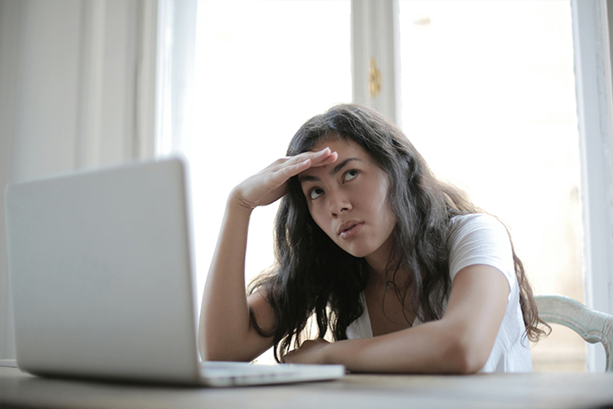 blue light screen eye damage myths digital eye strain