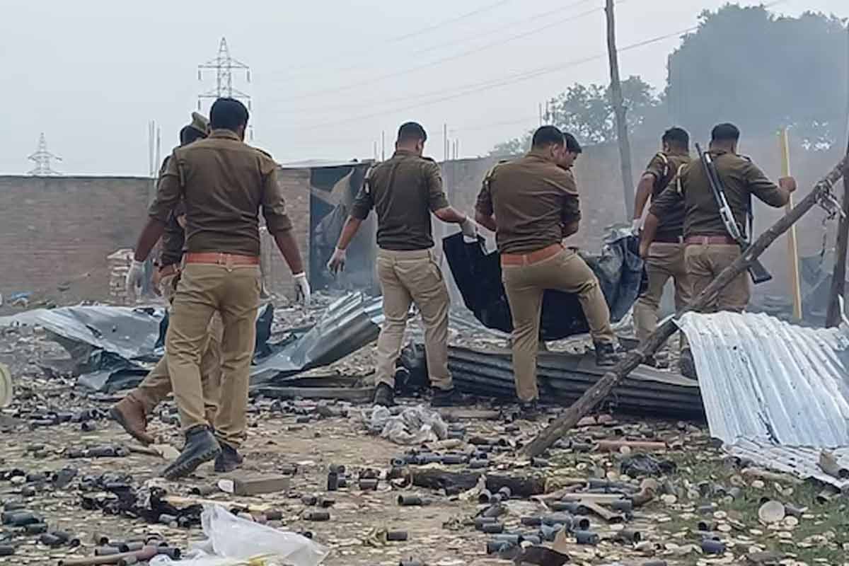 প্রয়াগরাজে বায়ুসেনা ঘাঁটির কাছে ভয়ংকর বিস্ফোরণ! মৃত অন্তত ৮, ভাঙল ৭টি বাড়ি
