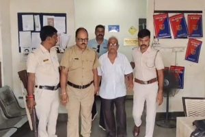 গ্যারাজে উদ্ধার ত্রাণ সামগ্রী! এবার গ্রেপ্তার গোবরডাঙা পুরসভার প্রাক্তন পুরপ্রধান