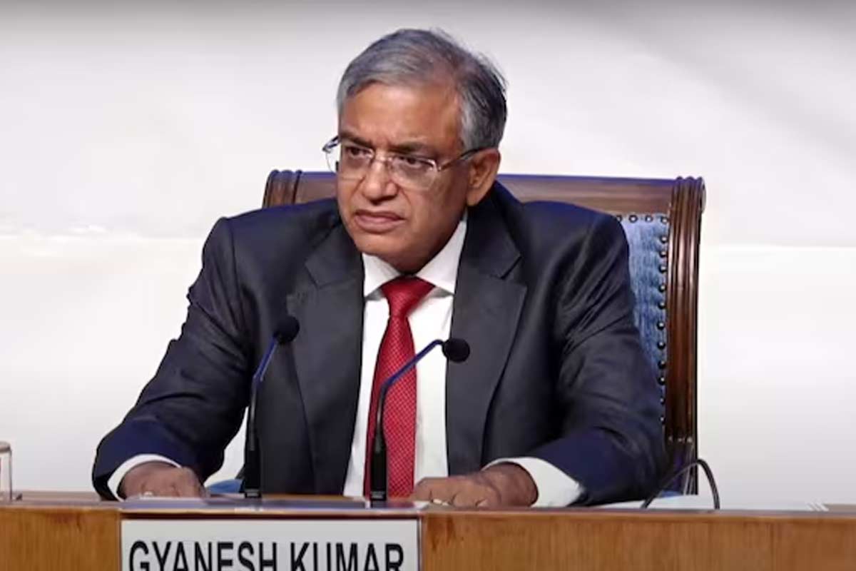 জ্ঞানেশের ভূয়সী প্রশংসা ট্রাম্পের! কংগ্রেসের খোঁচা ‘নিয়ে যান আমেরিকায়, ইভিএমগুলোও পাঠিয়ে দেব’