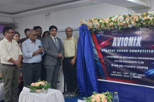 ড্রোন তৈরিতে পড়ুয়াদের হাতেখড়ি, আইইএমের ‘অ্যাভিওনিক্স ২০২৬’ ঘিরে তুঙ্গে উন্মাদনা