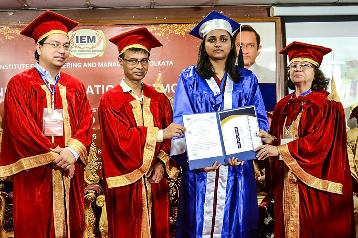 ডিগ্রি হাতে নতুন উড়ানের প্রস্তুতি, আইইএম-এর কনভোকেশনে নজর কাড়ল একঝাঁক পড়ুয়া