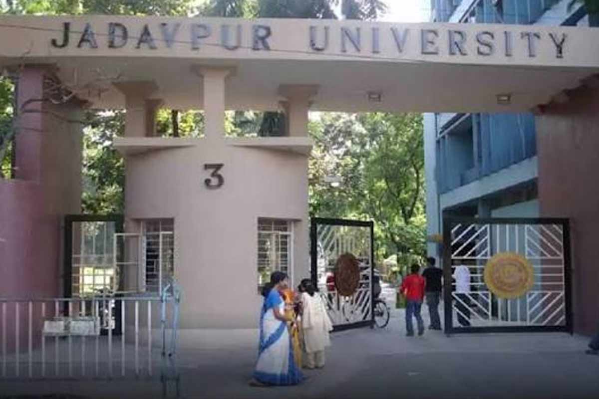 যাদবপুর ক্যাম্পাসেই অবাধ যৌনতা! ভাইরাল পুরনো ভিডিও, নীরব সব ছাত্র সংগঠন