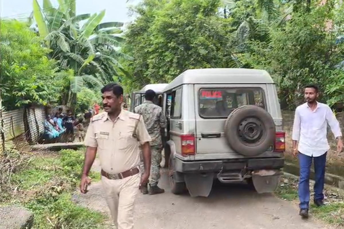 দুর্নীতি মামলার তদন্তে গরহাজির! খাদ্যদপ্তরের কর্তার বাড়িতে তল্লাশি দুর্নীতি দমন শাখার