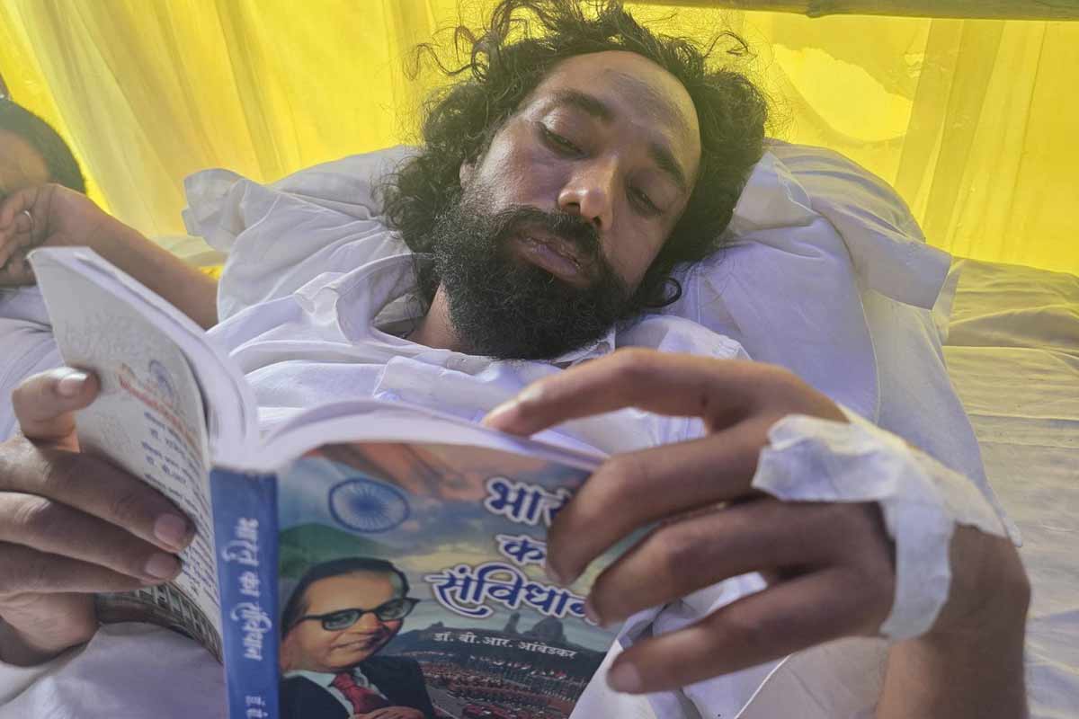 নেই লাইট-ক্যামেরা, শিক্ষা দুর্নীতির বিরুদ্ধে ঝাড়খণ্ডের ‘ওয়াংচুক’ লড়ছেন আড়াল থেকেই! চেনেন তাঁকে?