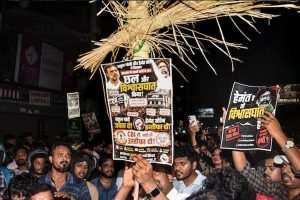 ‘আমাদের ধোঁকা দিয়েছে’, ফের পড়ুয়া বিক্ষোভ ঝাড়খণ্ডে, পুড়ল রাহুল-হেমন্তর কুশপুতুল