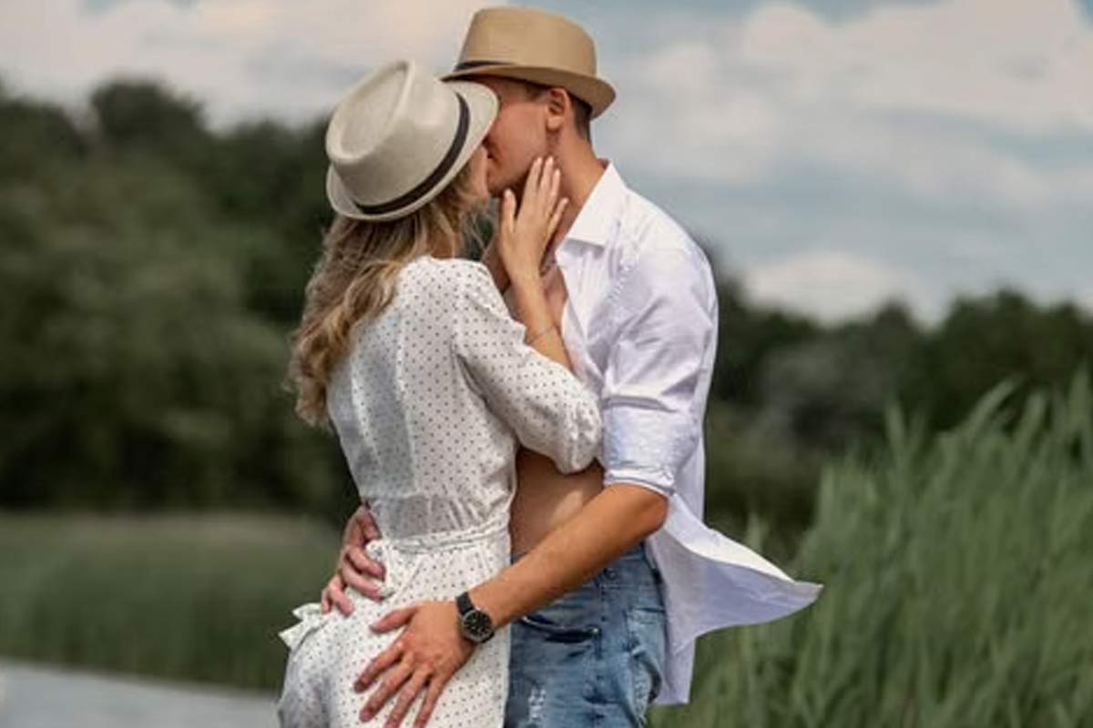 Relationship Tips: Women quietly check these five things before saying 'yes' to a relationship