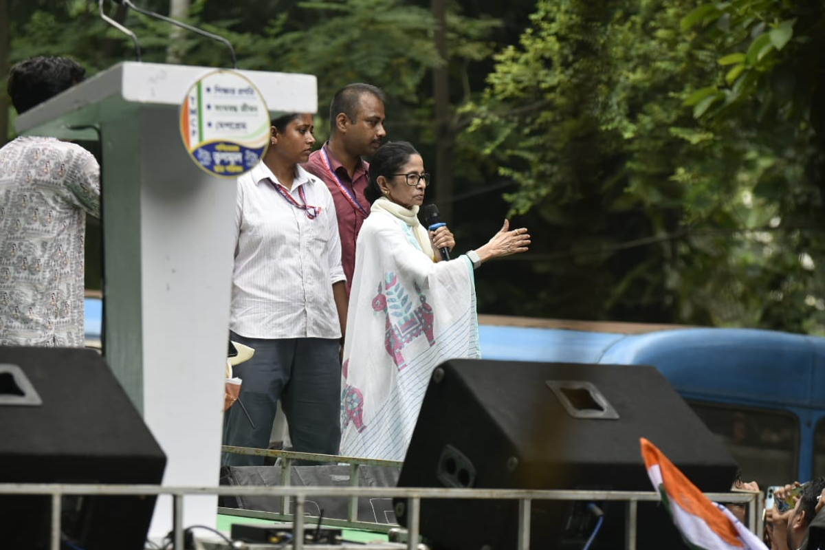 Mamata Banerjee fumes on allegation of stealing books