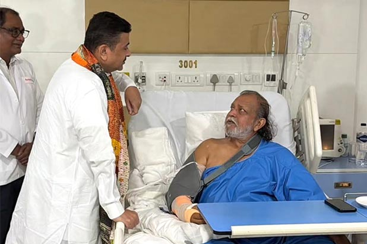 Mithun Chakraborty’s Elbow Surgery: Screw Pressing Ulnar Nerve Removed at Peerless Hospital