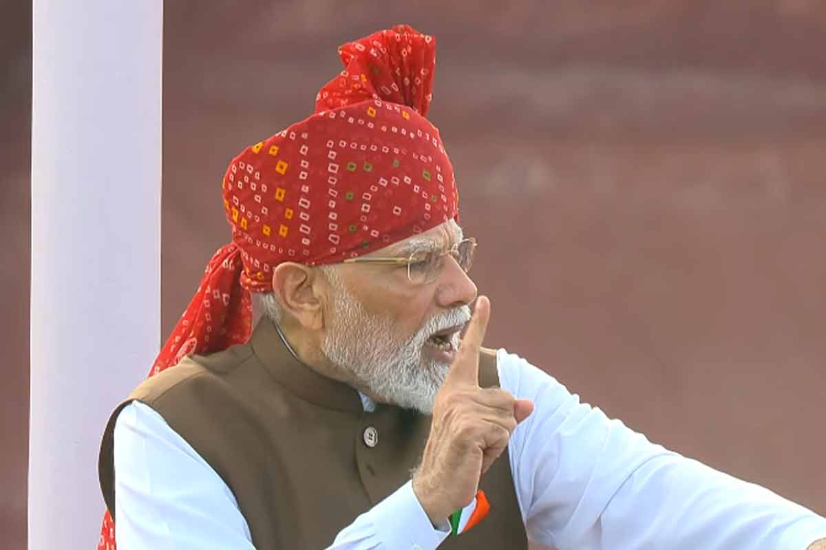 সুযোগের অপেক্ষায় ‘মগুজে নকশাল’রা! দেশে চলছে ছায়াযুদ্ধ, স্বাধীনতা দিবসে সতর্ক করলেন মোদি