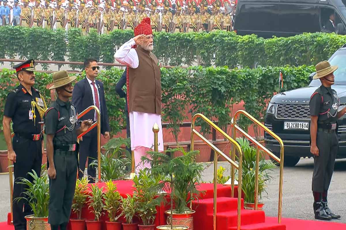লালকেল্লায় ইতিহাস, এই প্রথমবার স্বাধীনতা দিবসে বন্দে মাতরমে মুখরিত ‘লাল দুর্গ’