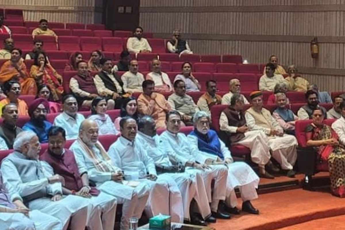 মোদি-শাহর সঙ্গে একসারিতে সুদীপ, ‘এনসিপিআইয়ে আছি’, এনডিএ বৈঠক এড়িয়ে জল্পনা বাড়ালেন আবু তাহেররা