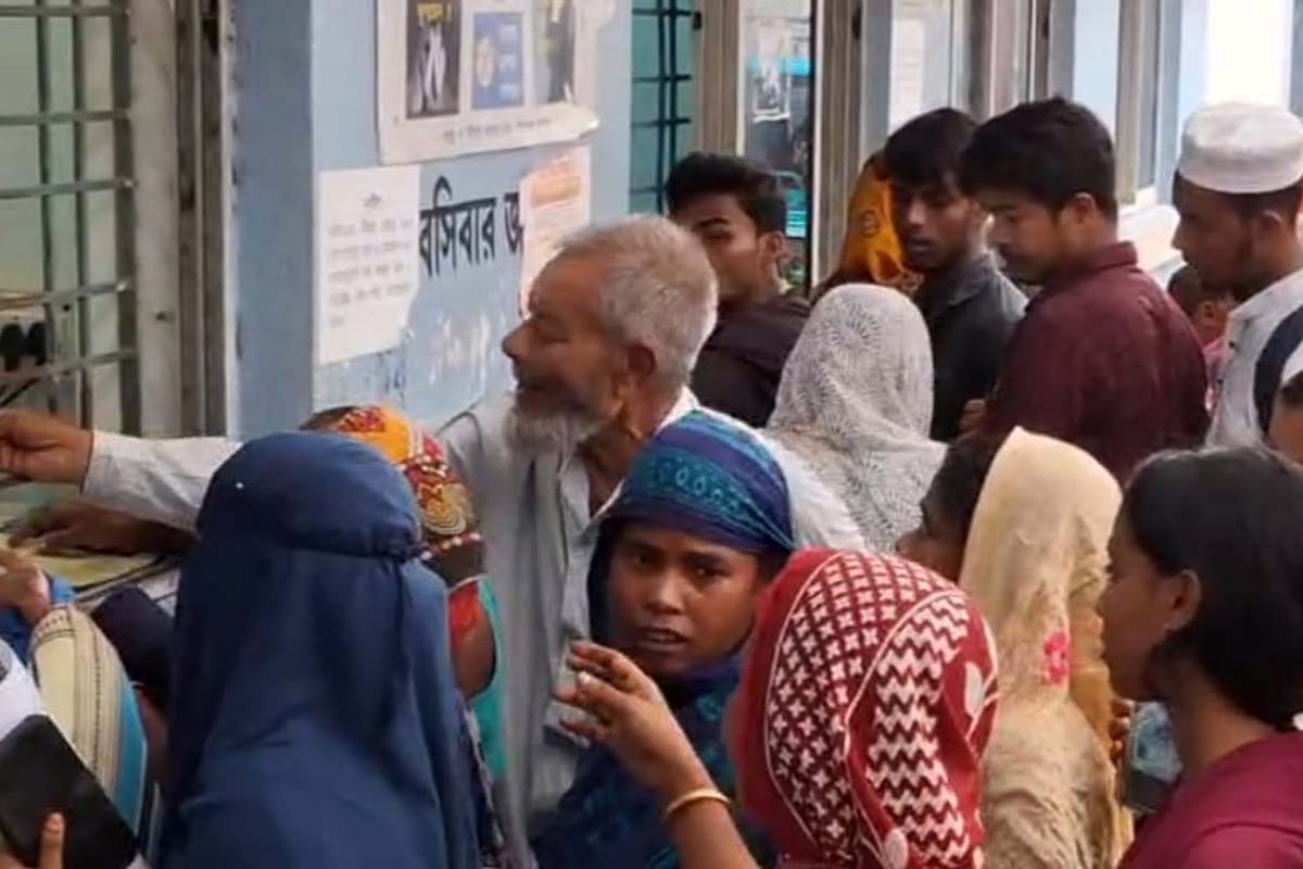 এবার আউটডোরেও আধার! ‘বিতর্কিত’ নিয়মে ডোমকল হাসপাতাল থেকে ফিরতে হচ্ছে রোগীদের