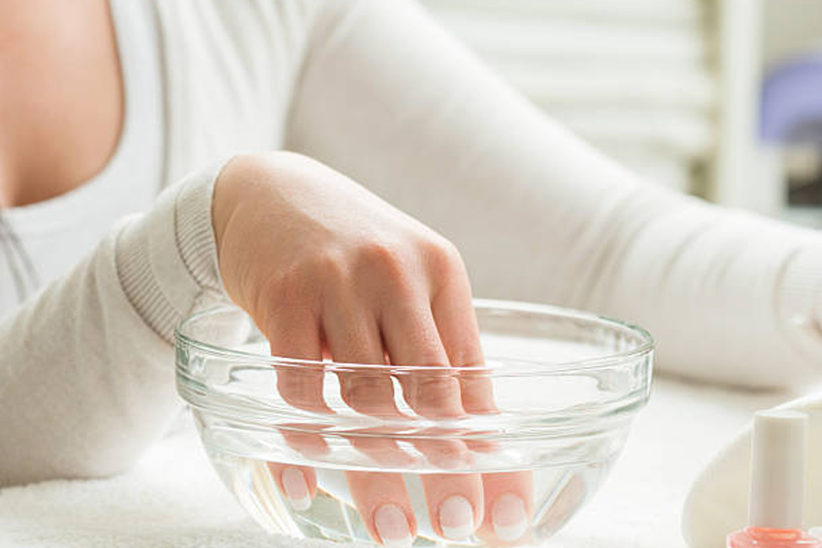 nail infection causes symptoms treatment home care