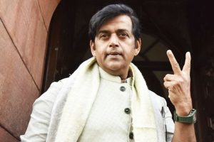 ‘মুখ খুললেই মিম, বউ বলেছে চুপ থাকো’, মৌনব্রত ভেঙে কী জানালেন রবি কিষেণ?
