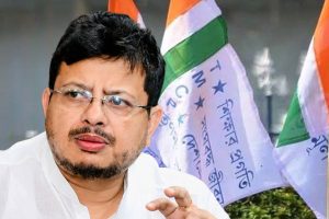 কবে ছাত্রভোট? ‘ফ্যাসিস্ট’ মমতা সরকারকে বিঁধে শুভেন্দুর দরবারে ঋতব্রতরা