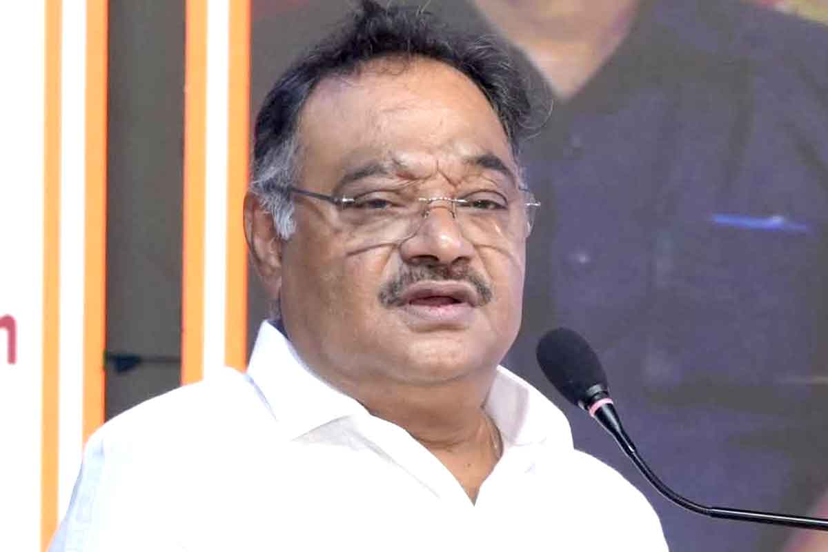 ‘বুদ্ধবাবু নতি স্বীকার করেছিলেন’, ২৫২ মাদ্রাসা বন্ধে শমীকের সাফ কথা, জঙ্গিপনা বরদাস্ত নয়