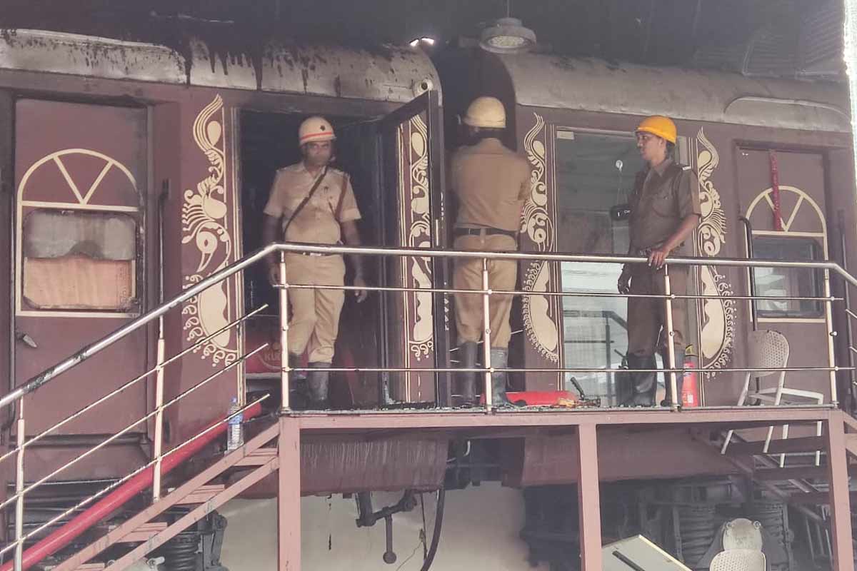 Sealdah-Station-fire-1