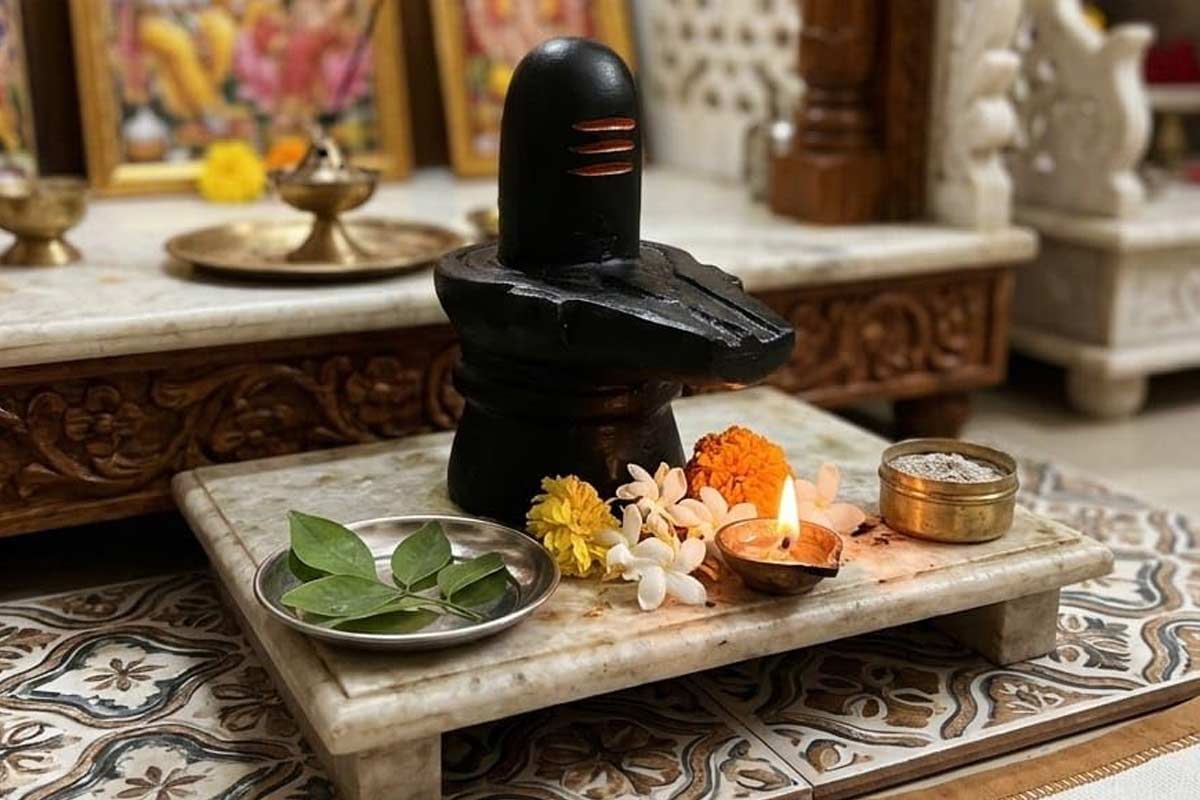শ্রাবণের চতুর্থ সোমবারে মহাদেবকে কী অর্পণ করবেন? রাশিফল মিলিয়ে নিবেদনেই মিলবে সুফল